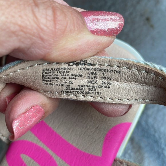 Girls size 1 Justice Sandals - Picture 4 of 4